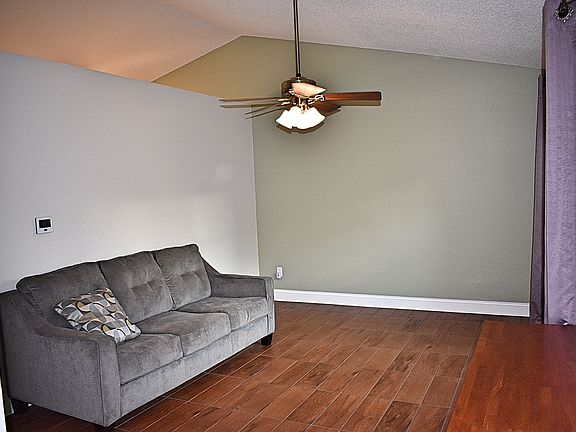 Main level living room