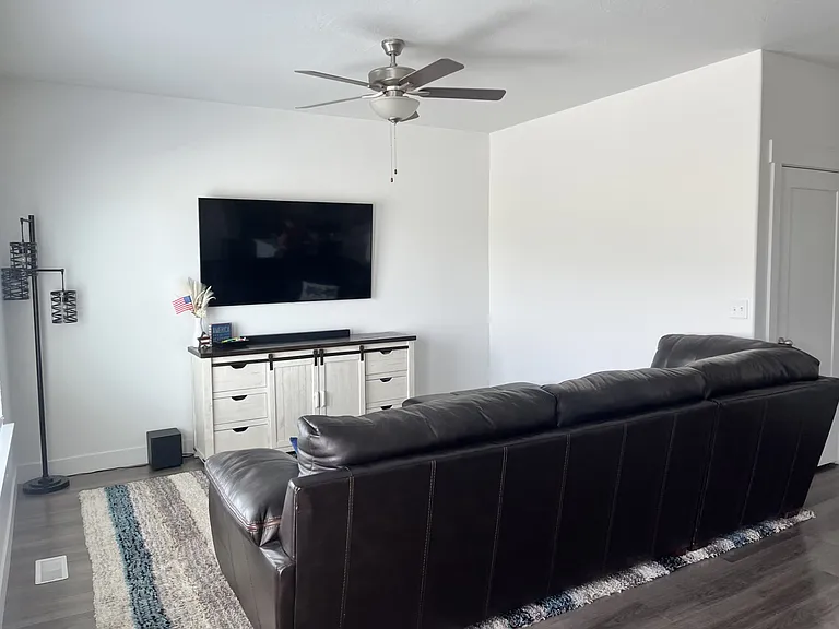 5156 E Lakefield Dr — Photo 3
