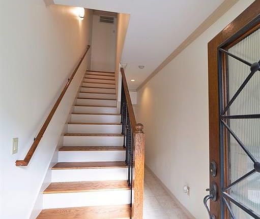 5th image of 3123 Fairdale Oaks E