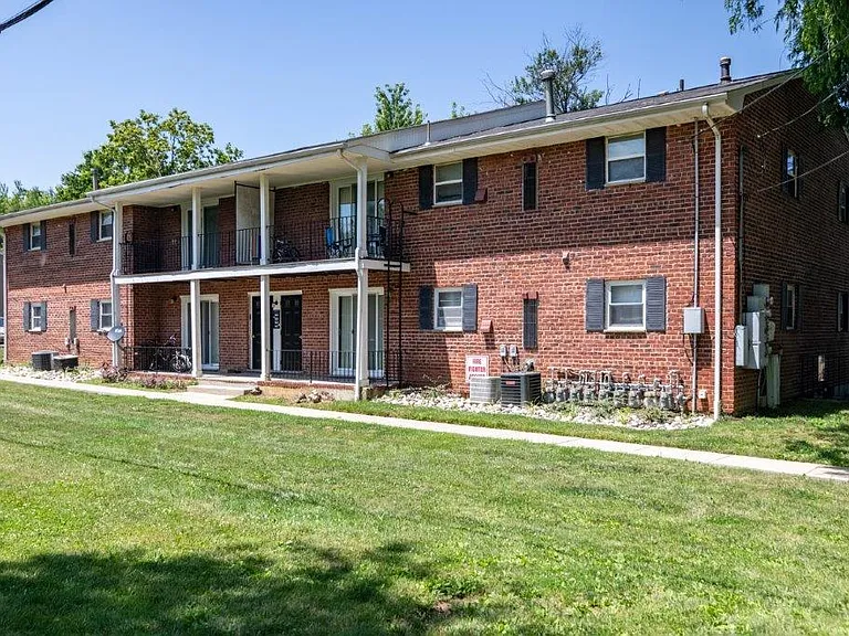 Post and Coach Apartment Homes — Photo 10