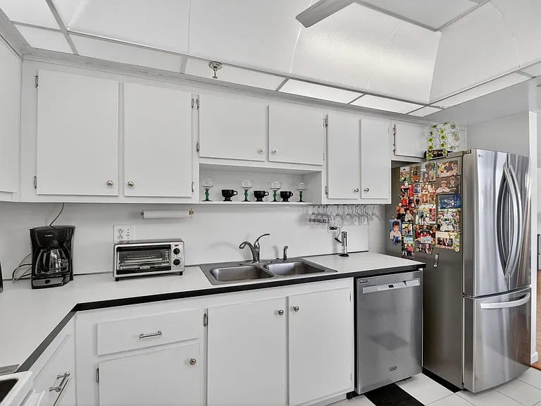 8200 Lakeshore Dr #507 — Photo 27