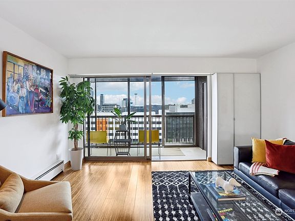 5th image of 320 Melrose Avenue E #403
