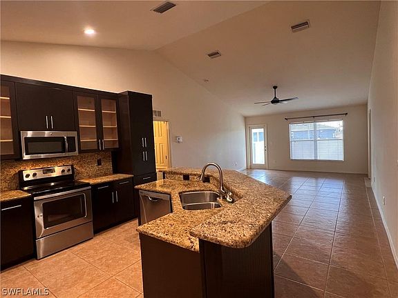 3rd image of 1320 SW 17th Pl