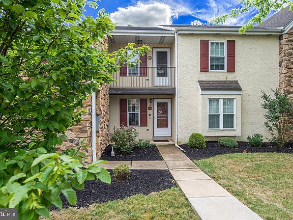 2nd image of 103 Oak Knoll Cir