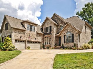 10615 Andiron Dr, Matthews, NC 28105