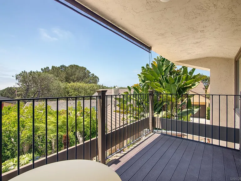 2452 Azure Coast Dr — Photo 16
