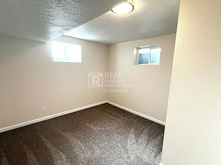 2046 Del Mar Dr — Photo 20