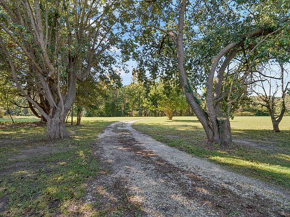 3rd image of 17591 Saint Thomas Rd