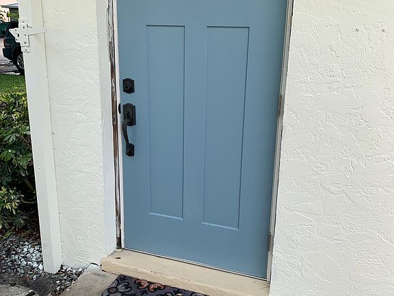 3rd image of 2103 N Palm Cir