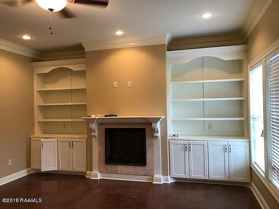 2nd image of 312 Marie Antoinette St