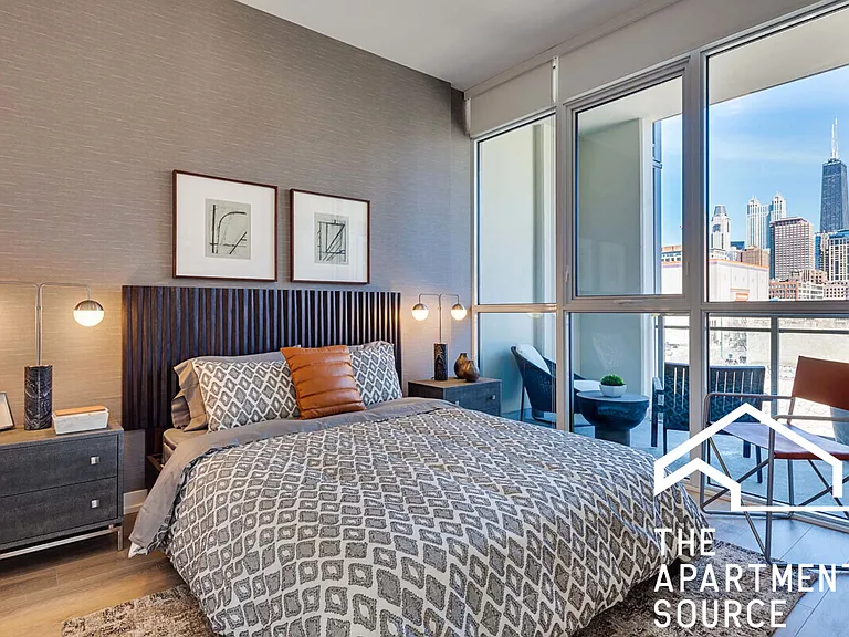 748 N Hudson Ave #8 — Photo 3