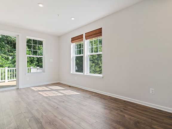 3rd image of 44042 Eucalyptus Way