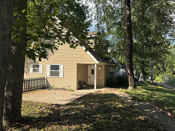 2nd image of 3 Dallas Dr
