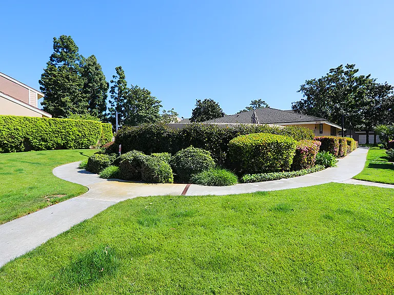 7912 Rainbow Cir #1 — Photo 35