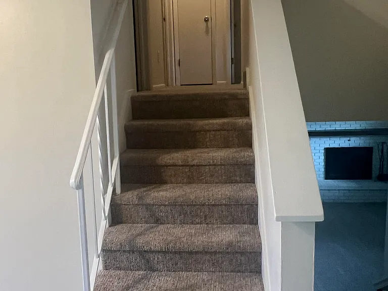 1618 Windsor Ct — Photo 11