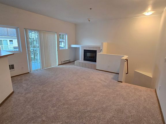 4th image of 21907 42nd Avenue S #203