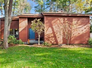 81 Bentwood Ct, Albany, NY 12203