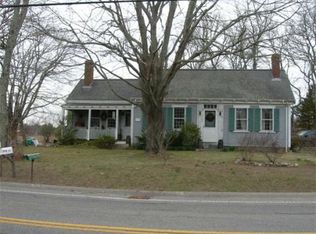 743 Russells Mills Rd, Dartmouth, MA 02748