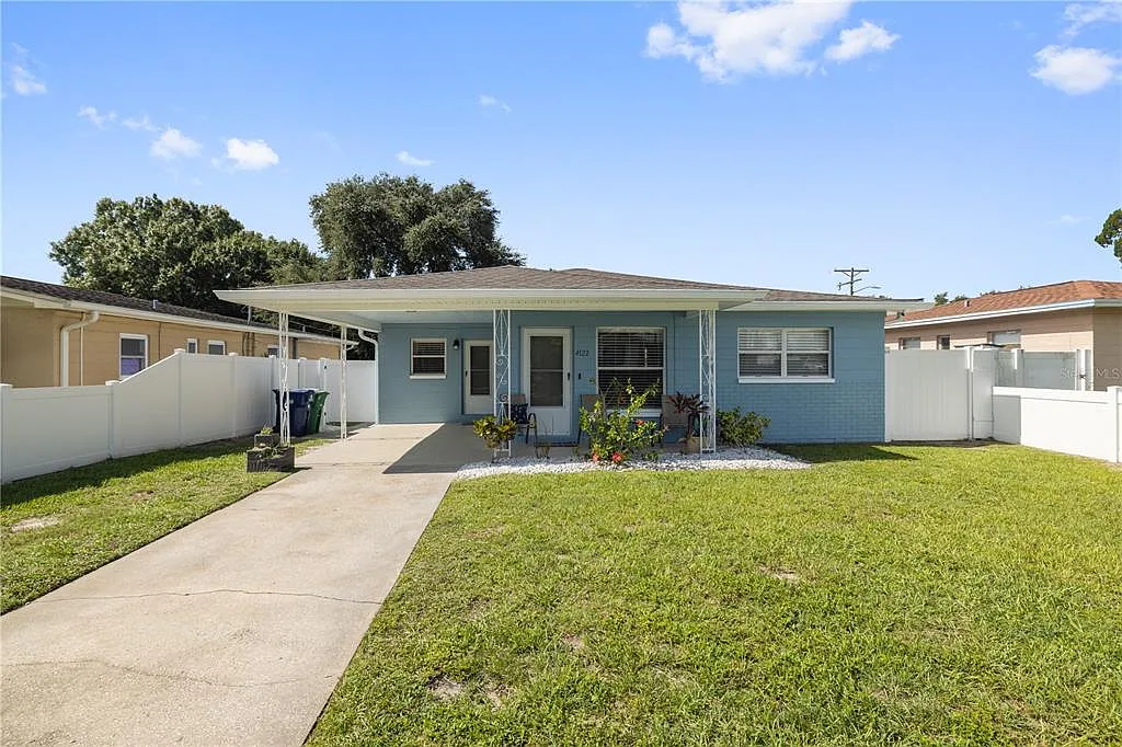 3 bed, 1.5 bath, 1084 sqft, $3,200 — Photo 1