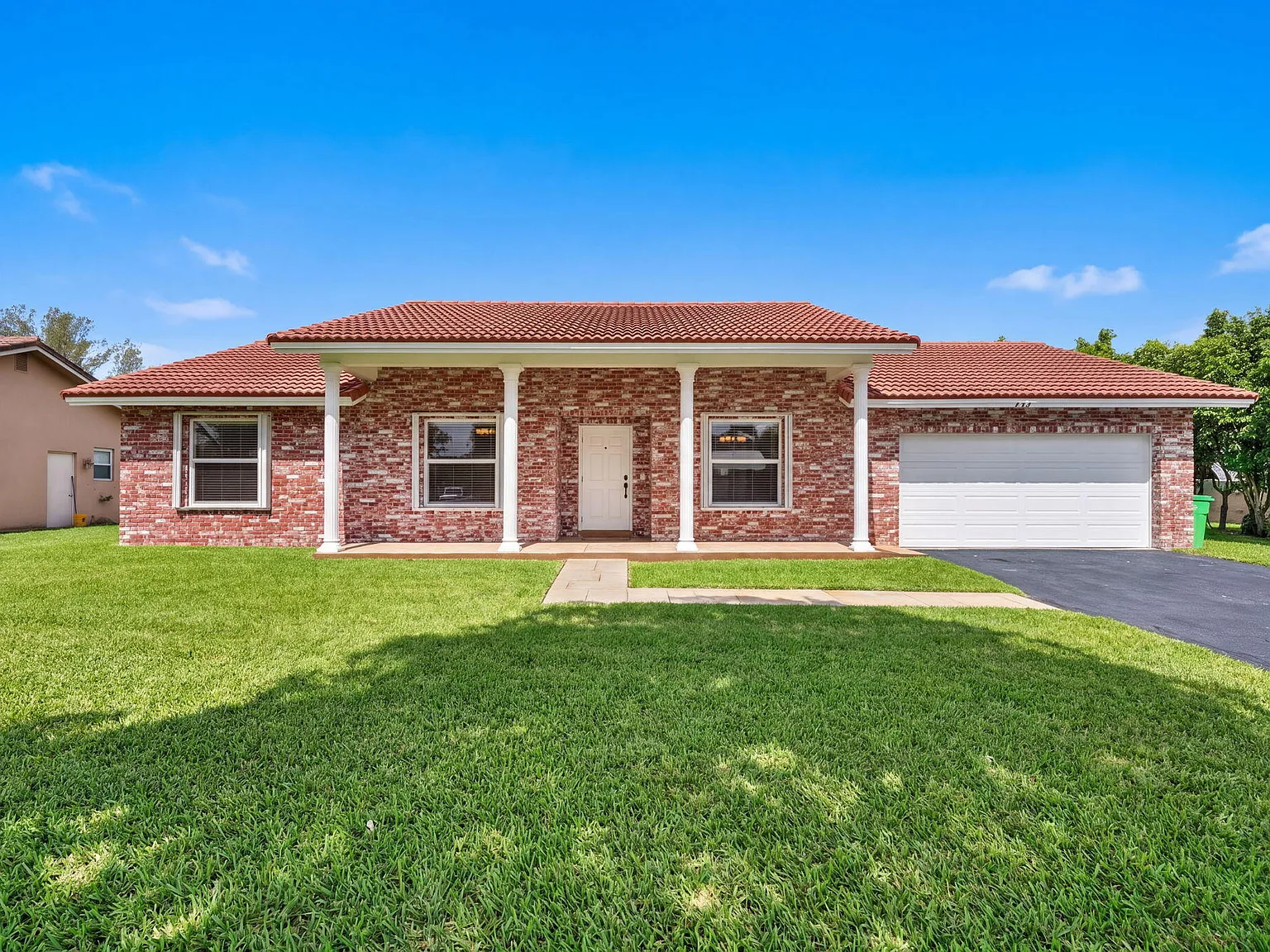 4 bed, 2.5 bath, 2295 sqft, $4,500 — Photo 4