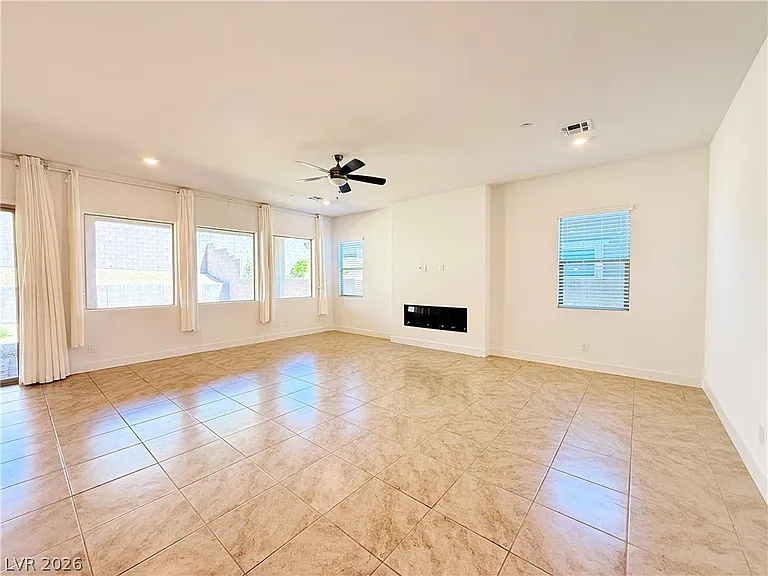 313 Agnew St — Photo 4