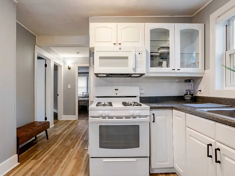 108 E Gibbons St #2 — Photo 3