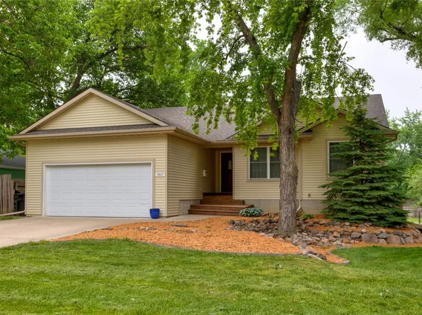 3827 34th St, Des Moines, IA 50310