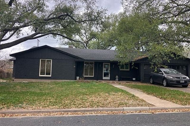 1st image of 901 Newport Ave