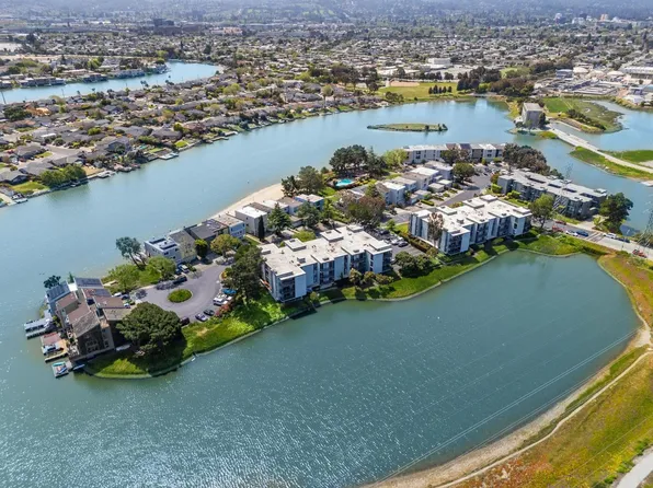 651 Port Dr APT 208, San Mateo, CA 94404