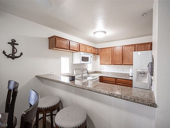 5th image of 2110 Sealion Dr Unit 201
