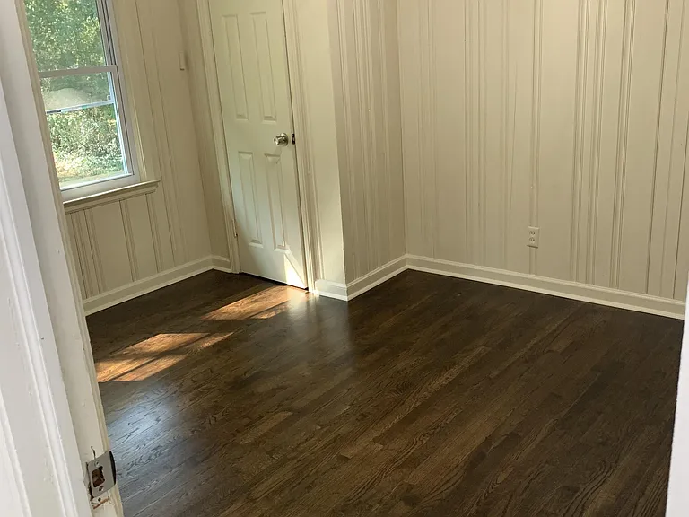 381 Sargent Dr SE — Photo 5