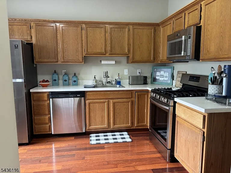 15 Washington Ct — Photo 2