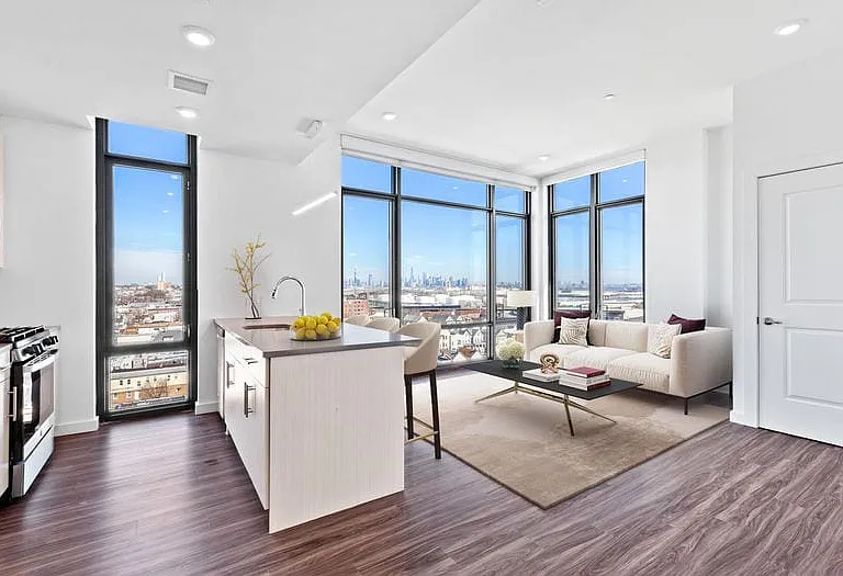 971 Broadway #601 — Photo 2