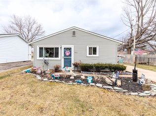953 Salem Ave, Elyria, OH 44035