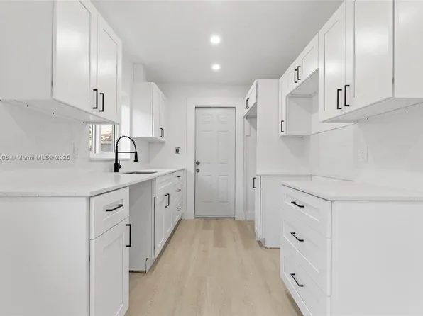 1871 NW 63rd St, Miami, FL 33147