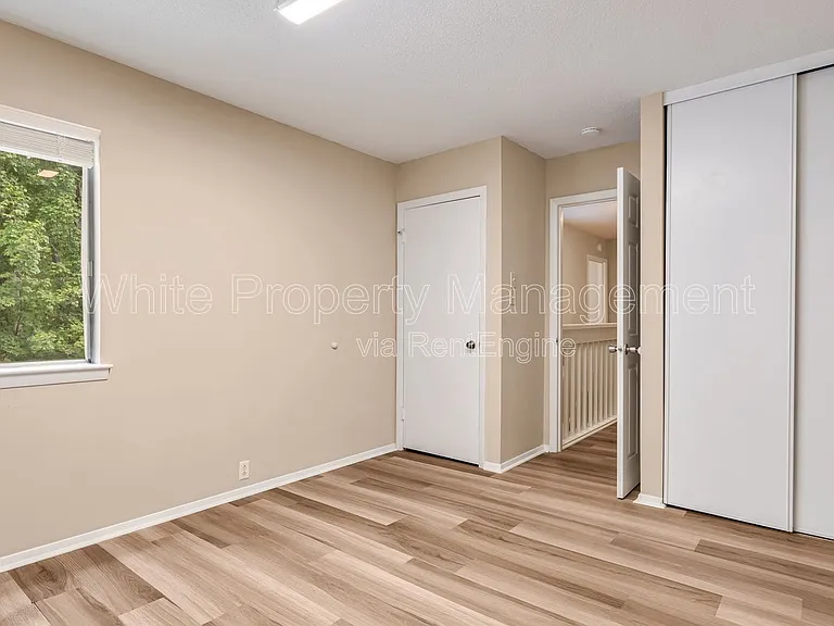 6927 Stonington Ln — Photo 18