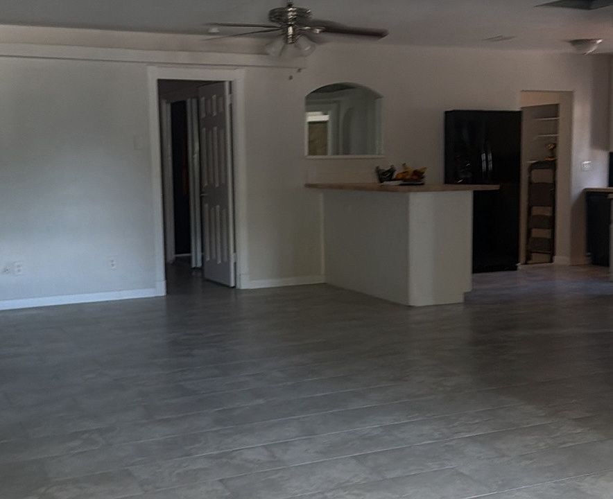1st image of 27395 Shriver Ave