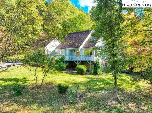 349 Hoke Wagoner Road, Crumpler, NC 28617