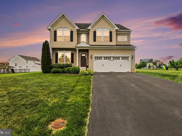 244 Forgedale Dr, Carlisle, PA 17015