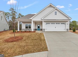 260 Redhaven Dr, Senoia, GA 30276