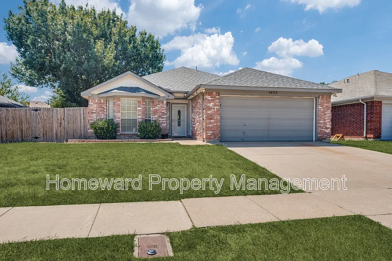 3 bed, 2.0 bath, 1345 sqft, $1,799 — Photo 1