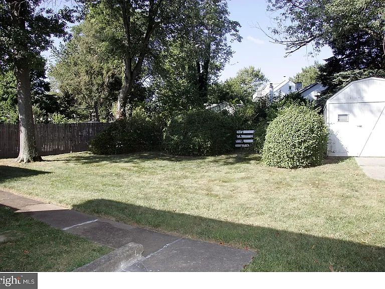 17 Wayne Dr — Photo 20