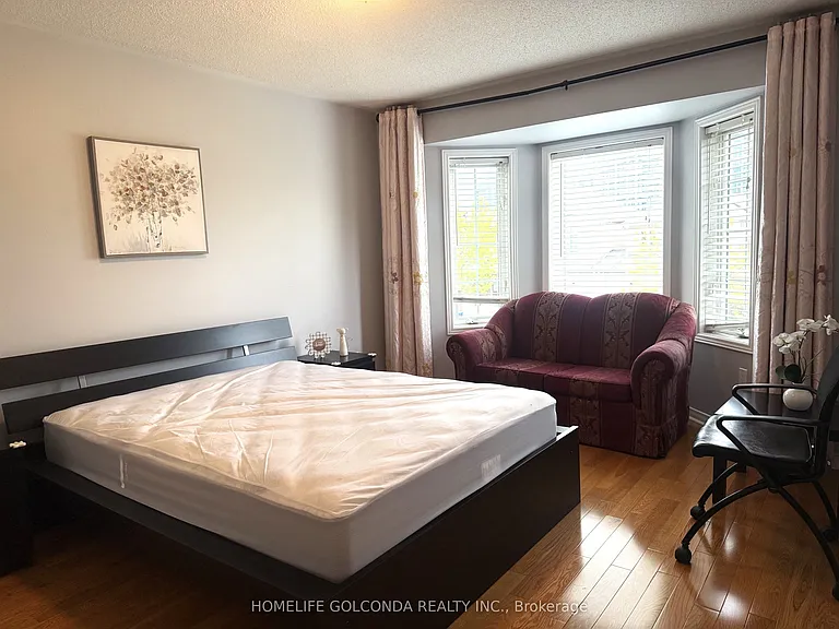 74 Rideau Dr — Photo 9