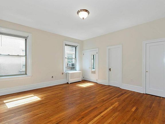 3rd image of 76 W 86th St APT 3E