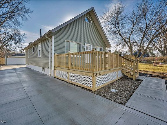 2nd image of 33418 Lake Shore Blvd