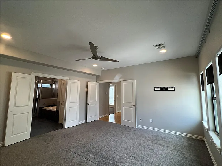 2314 Camden Dr — Photo 17