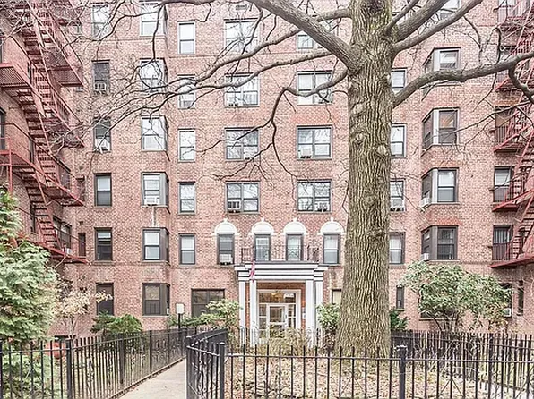 87-10 34th Ave #4, Jackson Heights, NY 11372