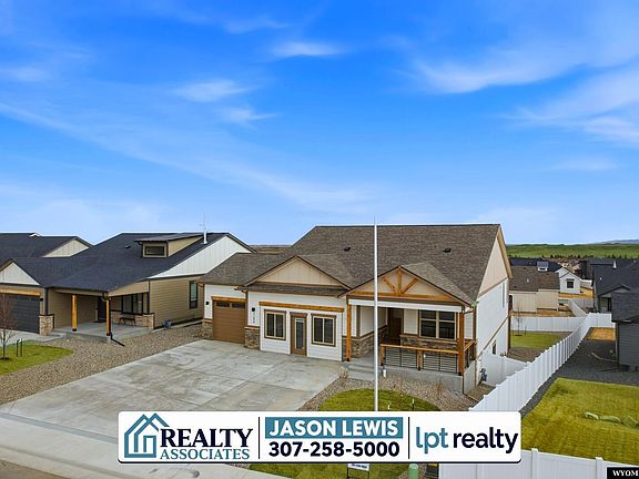 2nd image of 2785 Berkshire Way