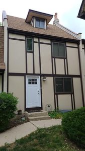 828 Village Quarter Rd APT D, Dundee, IL, 60118