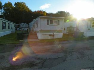 17 Woodland Dr, Waterford, CT 06385